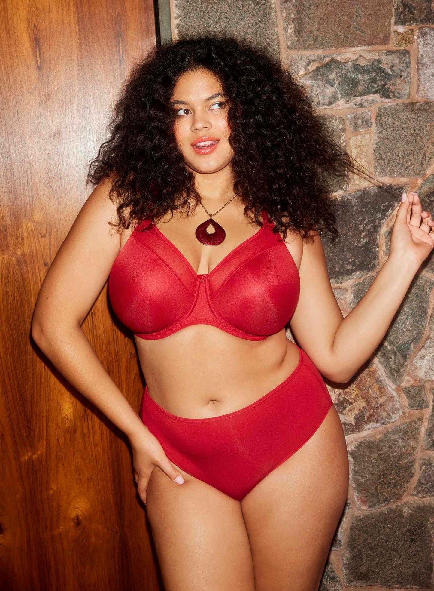 Elomi: Elomi Smooth Moulded Non Padded Bra Haute Red